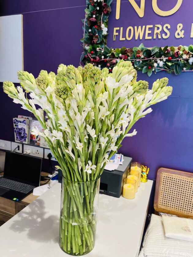 Elegant Fresh Tuberose Bunch